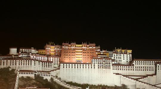 Potala Palast in Lhasa, Tibet <br/>Bild von ironmanixs