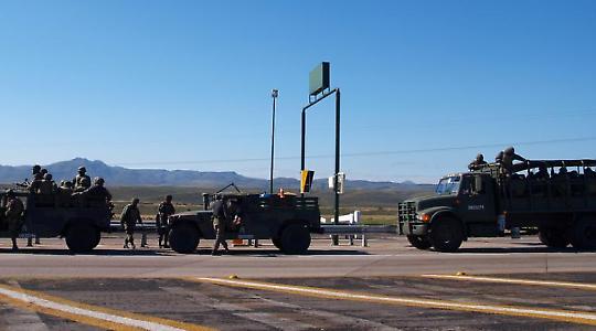 Armee im Einsatz gegen Drogenhändler in Chihuahua 2008 <br/>Foto von Iker Merodio