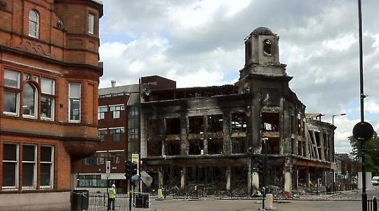 "Tottenhams Gedächtniskirche": Ausgebranntes Gebäude in London